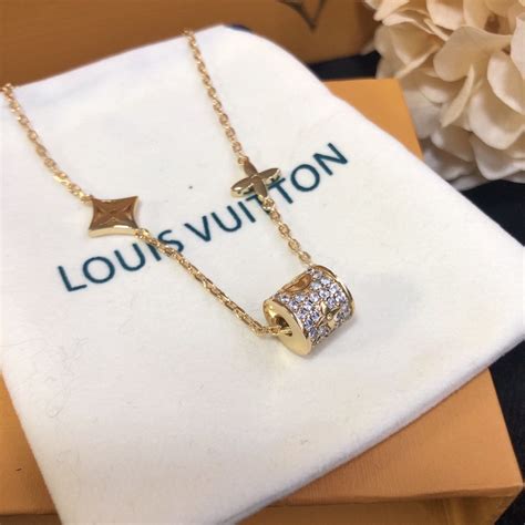 dây chuyền louis vuitton.